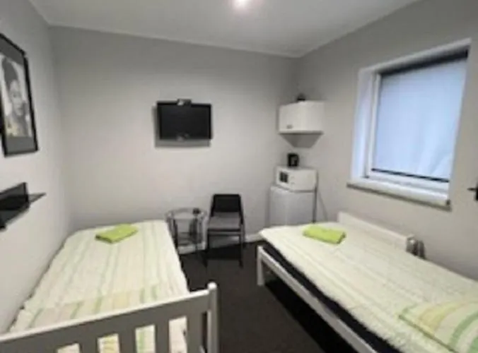 Проживание в семье & De'gorska *